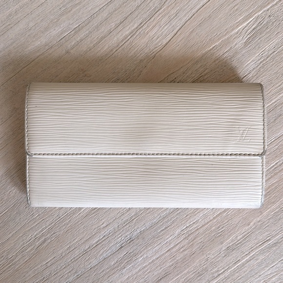 Louis Vuitton Handbags - Louis Vuitton Epi Portefeuille Sarah Long Wallet White  (Rare color)